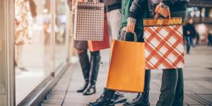 Shop Local This Season with Three Free Hours of Downtown Parking