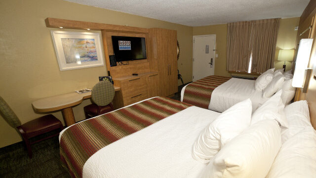 Double Queens Side View