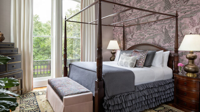 The Noble Jones, Premier Room