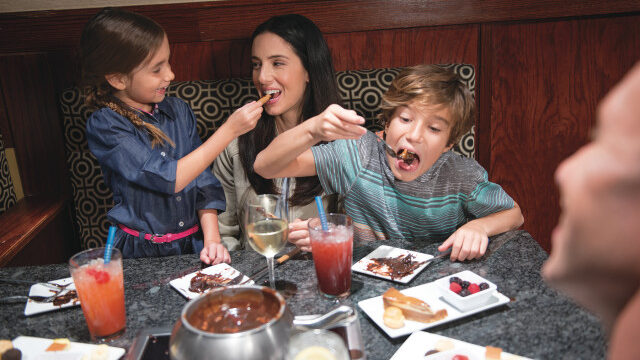 Fun Family Dining!