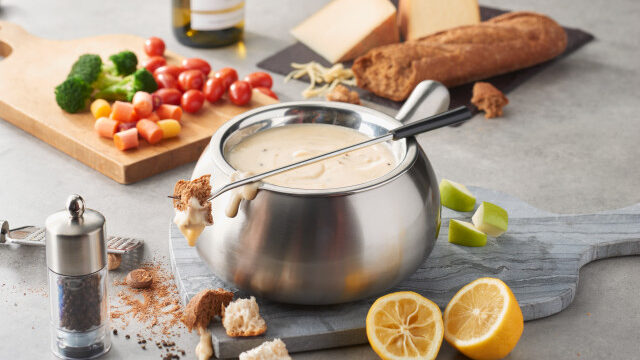 Classic Alpine Cheese Fondue