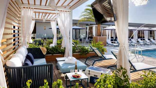 Compass Pool and Lounge