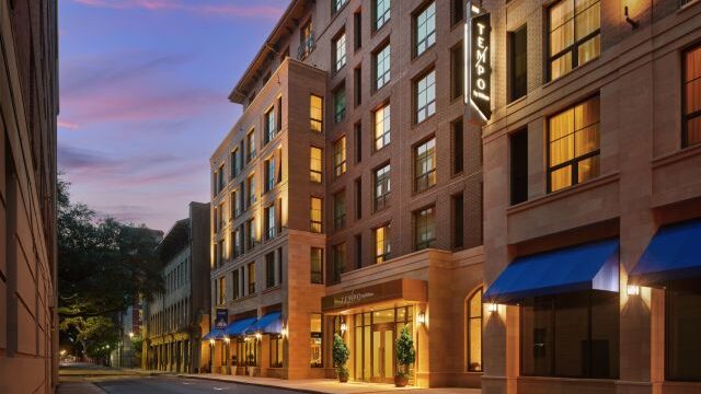 Tempo Savannah Exterior